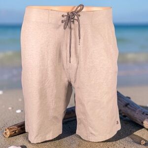 🎁 Freeworld NWOT hybrid short Size 34 💋